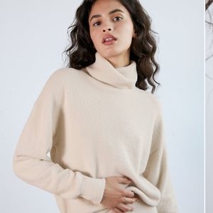 Hush knit cropped turtleneck in BLACK